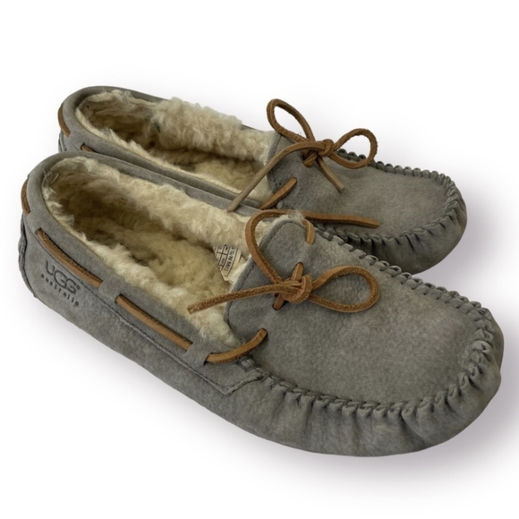 UGG Australia Womens Dakota Suede Slippers Moccasins Gray Sz. 7 - Picture 1 of 5